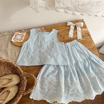 刺繡小花蕾絲雕花套裝1