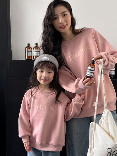 粉色字母加絨上衣7