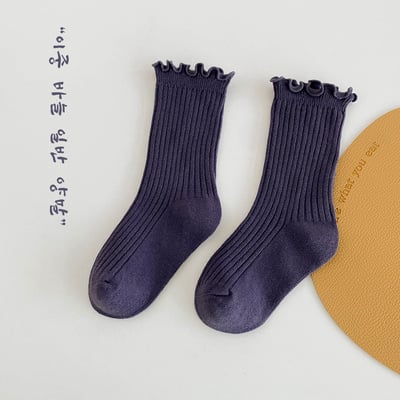 純色木耳邊中筒襪7