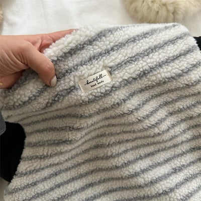 灰色條紋羊羔毛背心8