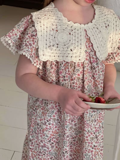碎花蕾絲領洋裝3