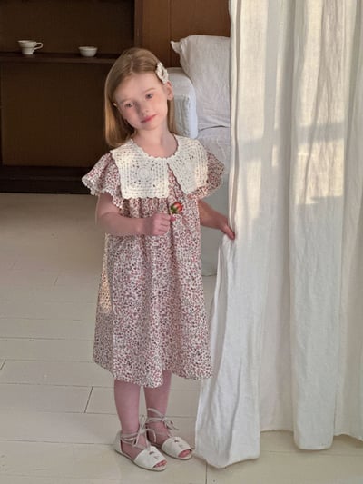 碎花蕾絲領洋裝5