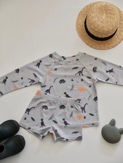 男童兩件式泳衣含帽2