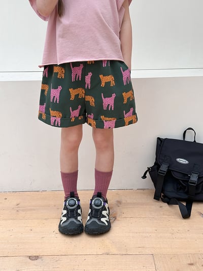 時髦滿版休閒短褲10