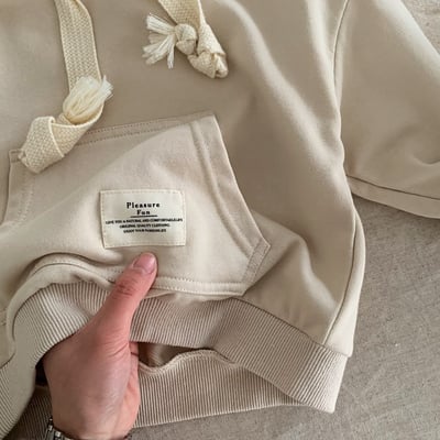 純色口袋布標抽繩帽T6