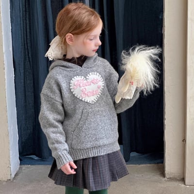 愛心繡花連帽毛衣1