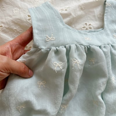 蝴蝶結刺繡方領娃娃衫3