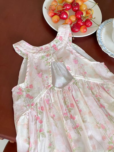 氣質碎花掛脖公主洋裝7