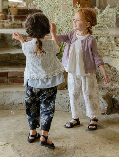 甜美花邊簍空小外套8