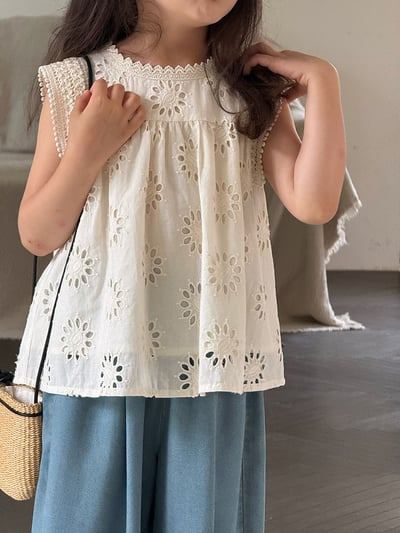 甜美簍空刺繡背心4