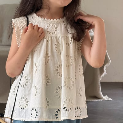 甜美簍空刺繡背心1