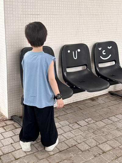 特殊剪裁字母涼感背心7