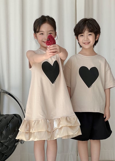 卡其黑色愛心親子裝4