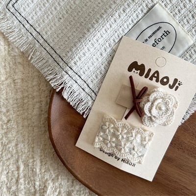 米白系蕾絲蝴蝶結髮夾3