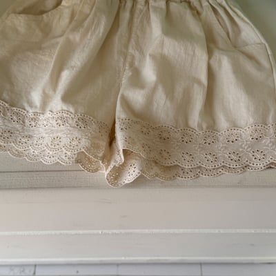 溫柔蕾絲雕花短褲2