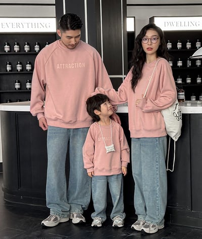 粉色字母加絨上衣(大人)2