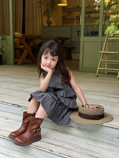 氣質不規則花邊洋裝3