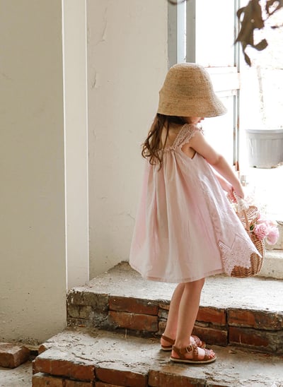 氣質雕花蕾絲背心洋裝6