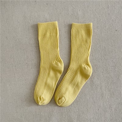 坑條素面中筒襪13