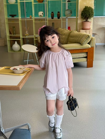 不規則花邊泡泡袖上衣5