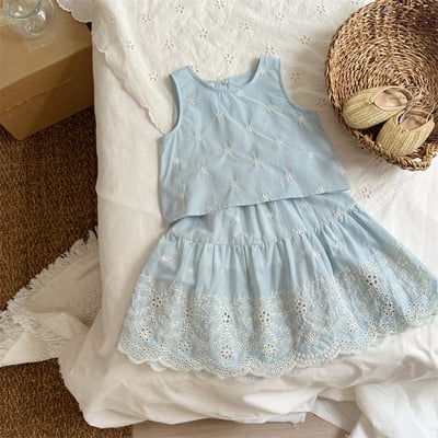 刺繡小花蕾絲雕花套裝5