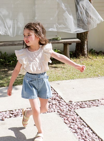 甜美蕾絲荷葉袖上衣2