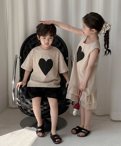 卡其黑色愛心親子裝6