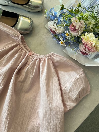 不規則花邊泡泡袖上衣3