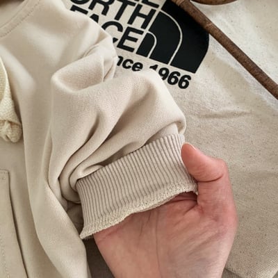 純色口袋布標抽繩帽T7