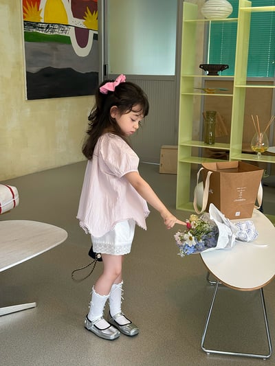 不規則花邊泡泡袖上衣6