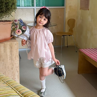 不規則花邊泡泡袖上衣1