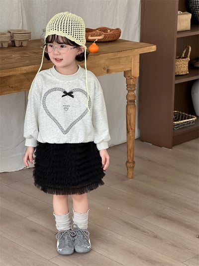 刺繡愛心蝴蝶結上衣2