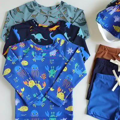 男童兩件式泳衣含帽1