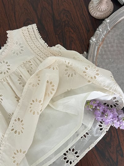 甜美簍空刺繡背心7