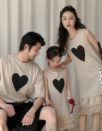 卡其黑色愛心親子裝2