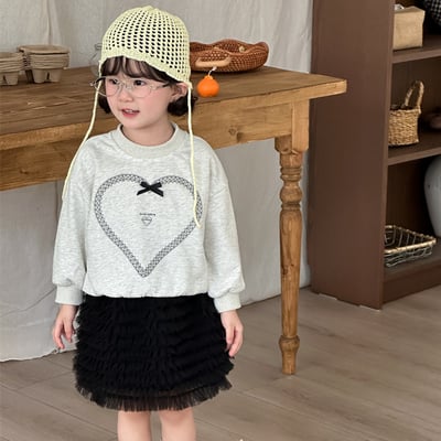 刺繡愛心蝴蝶結上衣1