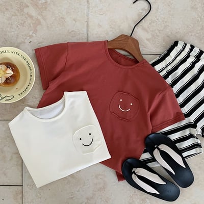 簡約口袋笑臉T恤2