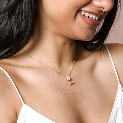 Lisa Angel 蜜蜂小雛菊項鍊3