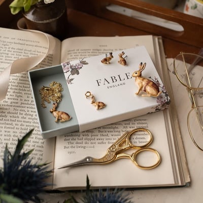 Fable England 兔子琺瑯耳環1