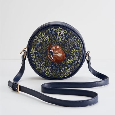 Fable England 睡鼠刺繡圓形包3