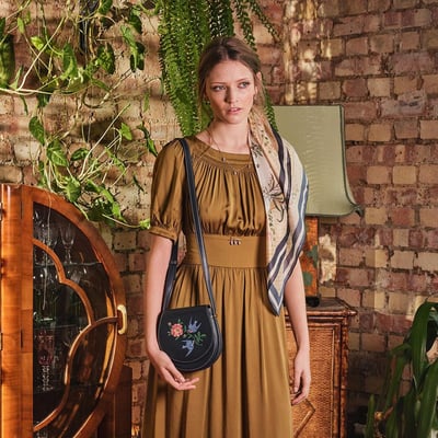 Fable England 燕子刺繡馬鞍包1