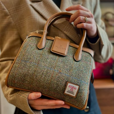 Islander 泰瑞格紋包1