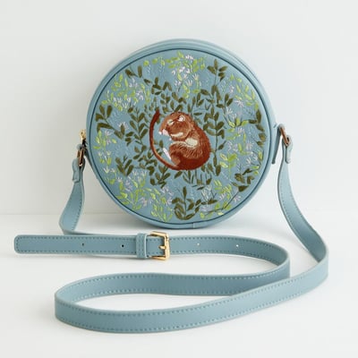 Fable England 睡鼠刺繡圓形包3