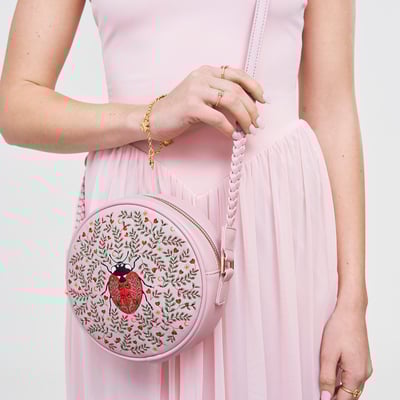 Fable England 瓢蟲刺繡圓形包1