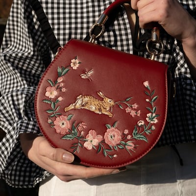 Fable England 奔跑兔刺繡馬鞍包1