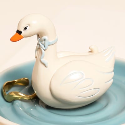 Lisa Angel 立體天鵝飾品盤2