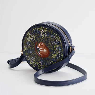 Fable England 睡鼠刺繡圓形包4