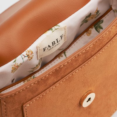 Fable England 焦糖麂皮刺繡馬鞍包4