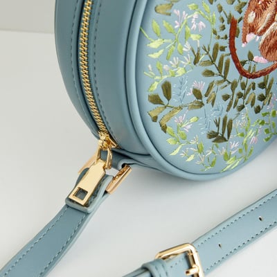 Fable England 睡鼠刺繡圓形包6