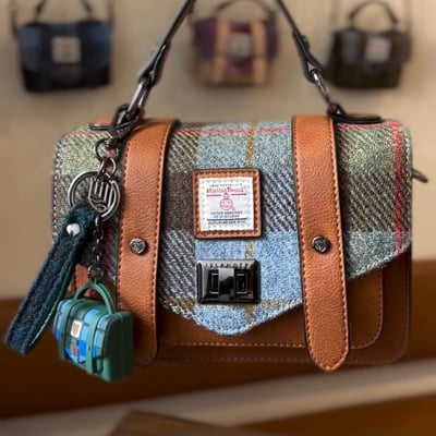 Islander 小包包吊飾1